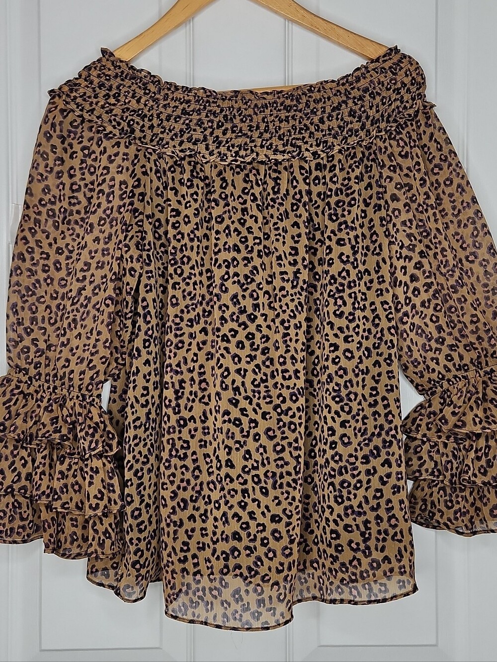 CeCe Leopard Print Off The Shoulder Blouse Smocked Ruffle Sleeve Chiffon M